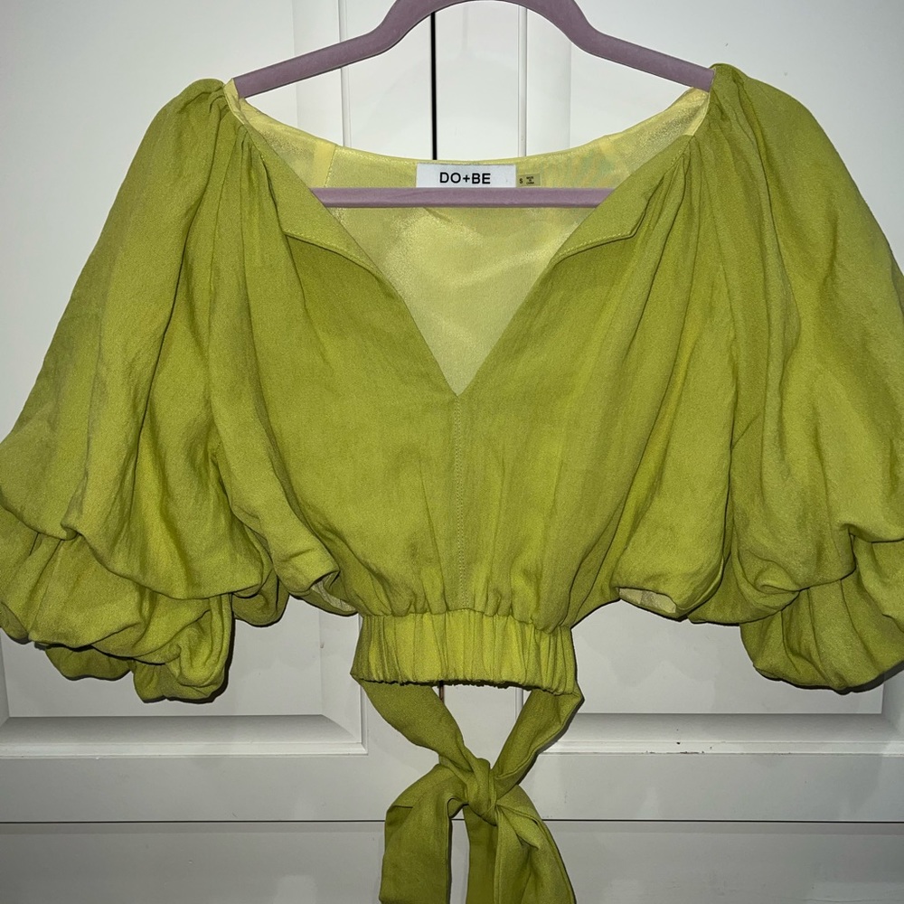 DO + BE boutique top size small